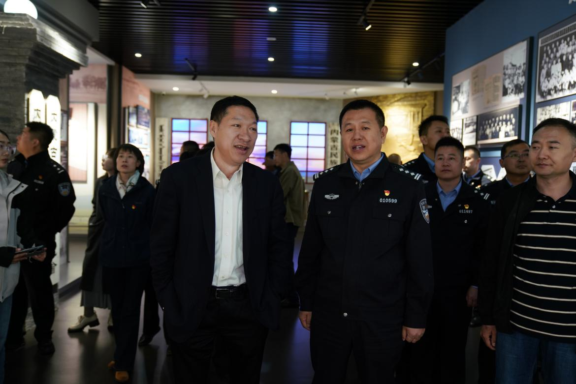 机关党委与赛罕公安分局机关党委、教育厅综合保障中心党支部联合开展主题党日活动