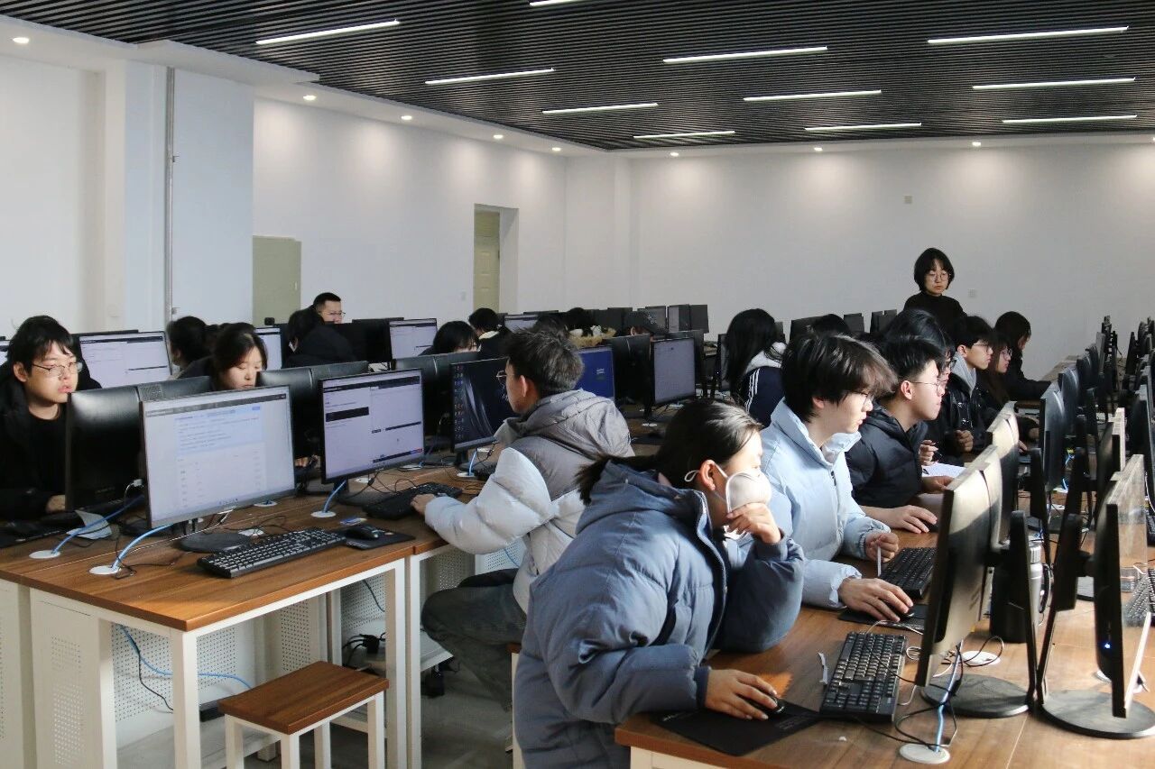 我院承办的第十七届“蓝桥杯”软件和信息技术专业人才大赛校级选拔赛圆满落幕