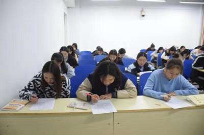 汉语言文学系组织2018级新生入学考试