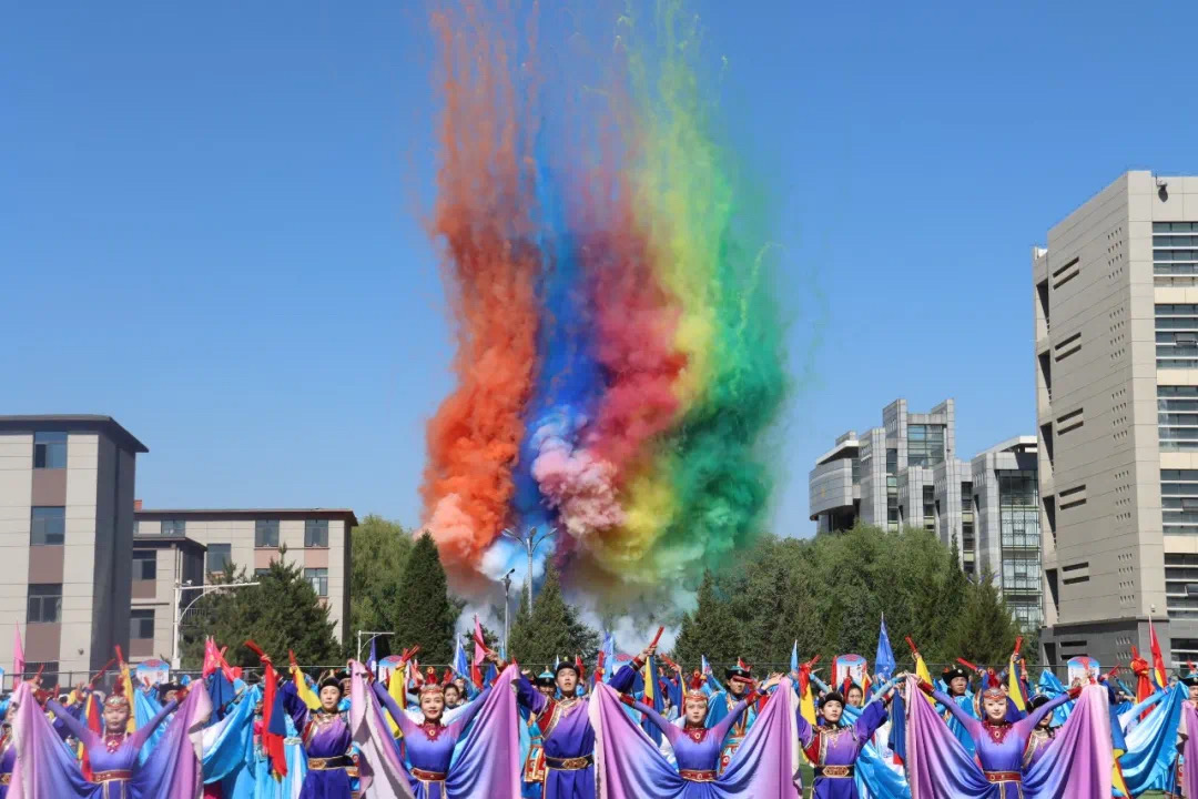 呼和浩特民族学院第十届校园那达慕文化节暨第五十九届田径运动会开幕