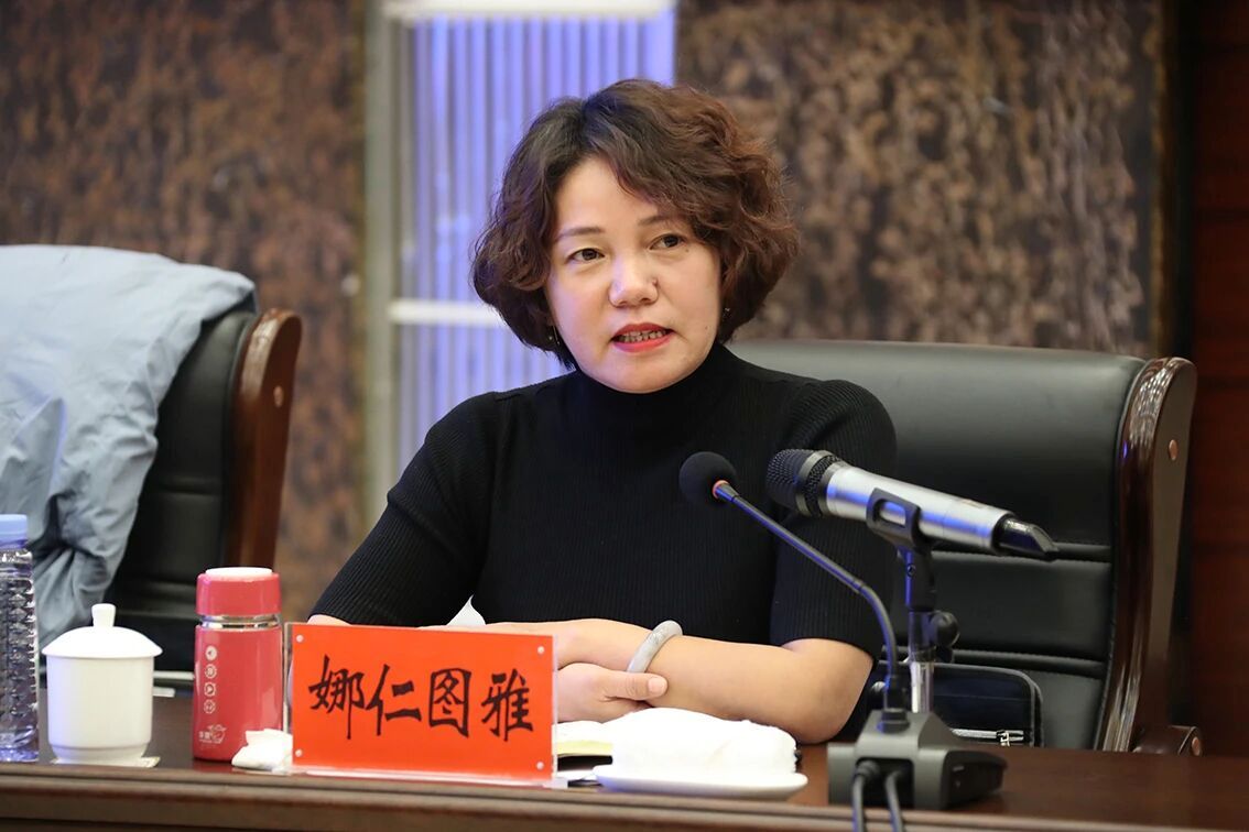 娜仁图雅：让草原的孩子飞得更高更远